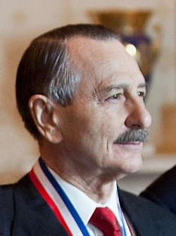 Ralph Lawrence Brinster